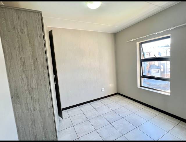2 BEDROOM APARTMENT FOR SALE IN BARBEQUE DOWNS